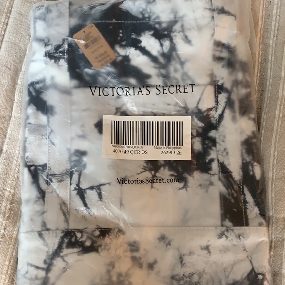 VS PINK black & white Tie Dye Canvas Tote - Picture 4 of 4